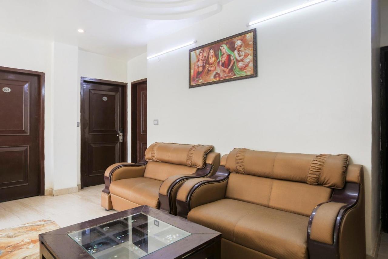 Capital O The Nest Expo Near Pvr Ansal Plaza Greater Noida Hotel Екстериор снимка