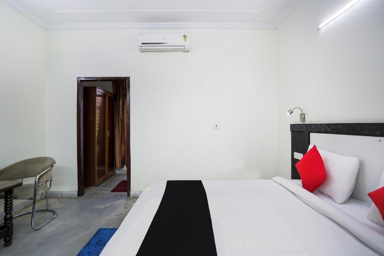 Capital O The Nest Expo Near Pvr Ansal Plaza Greater Noida Hotel Екстериор снимка