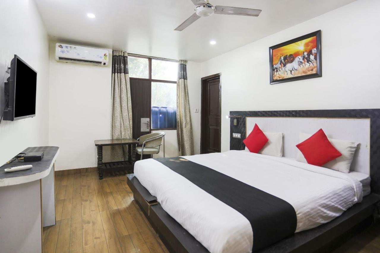 Capital O The Nest Expo Near Pvr Ansal Plaza Greater Noida Hotel Екстериор снимка