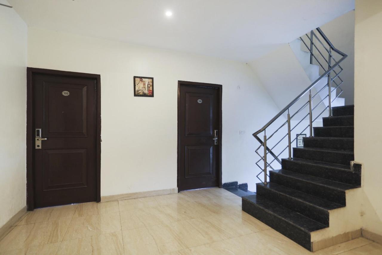 Capital O The Nest Expo Near Pvr Ansal Plaza Greater Noida Hotel Екстериор снимка